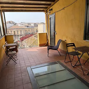 Castello Ursino Appartamento Aeroporto di Catania Fontana Rossa